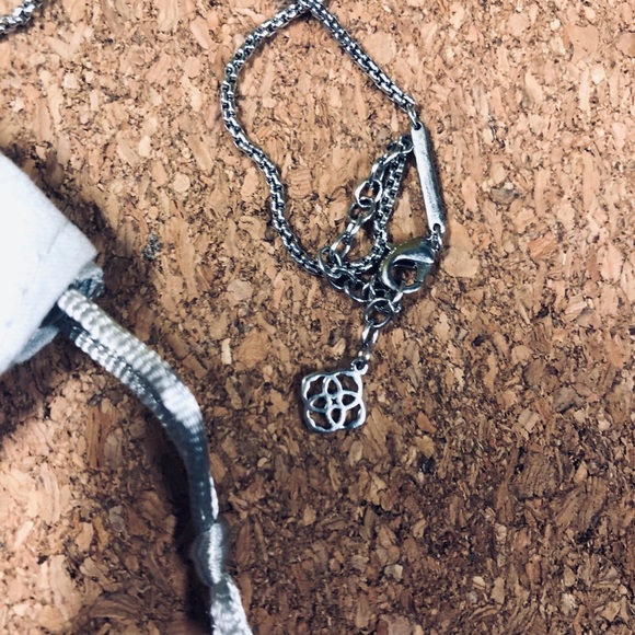 Kendra Scott Y-drop Necklace - Picture 2 of 2